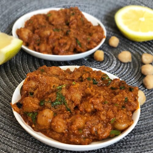 Chana Masala recipe - Chana Masala | thecurrymommy.com