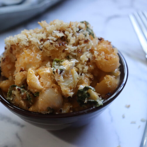 Easy semihomemade mac and cheese recipe with breadcrumbs and spinach