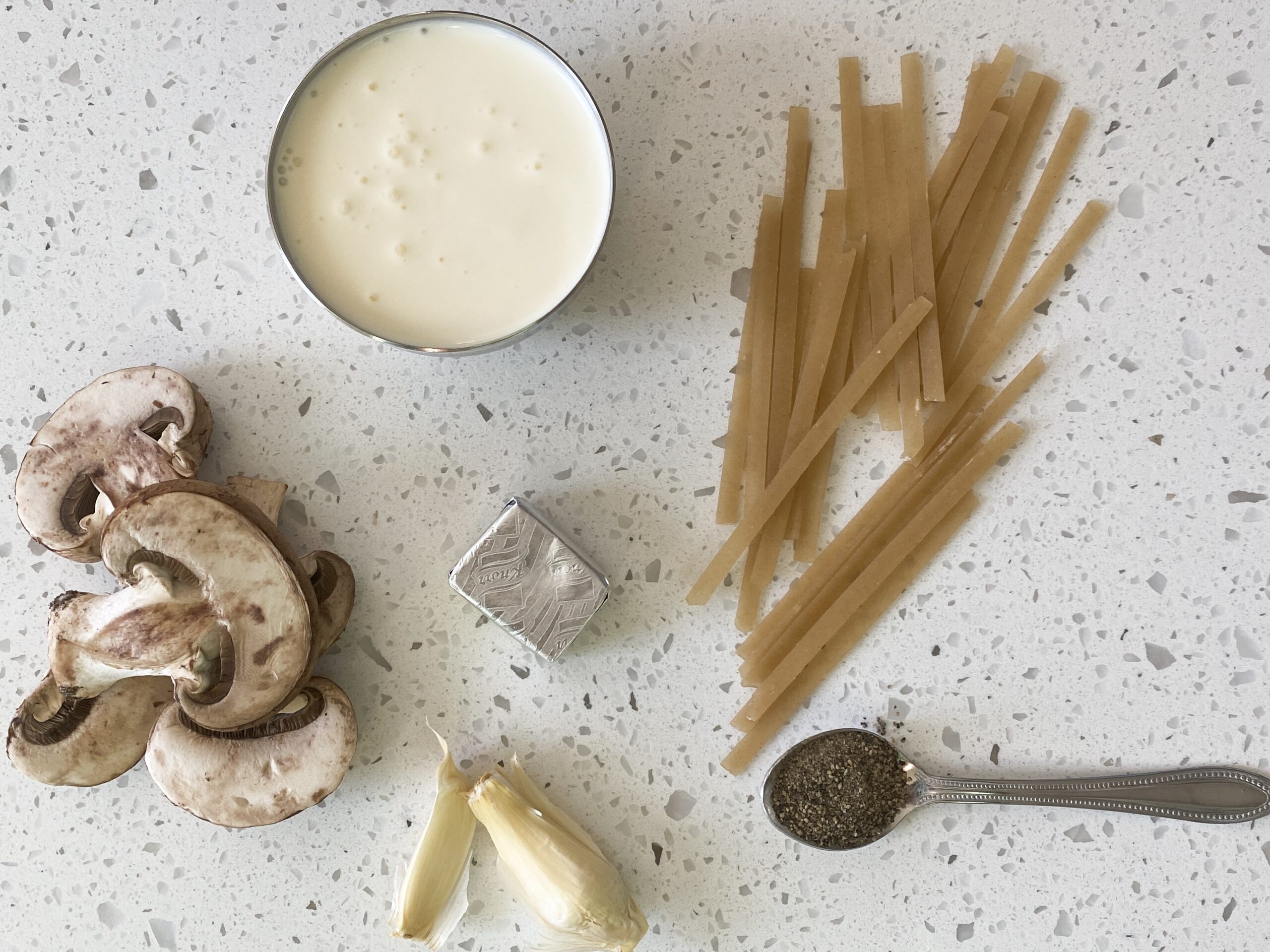 ingredients for mushroom pasta