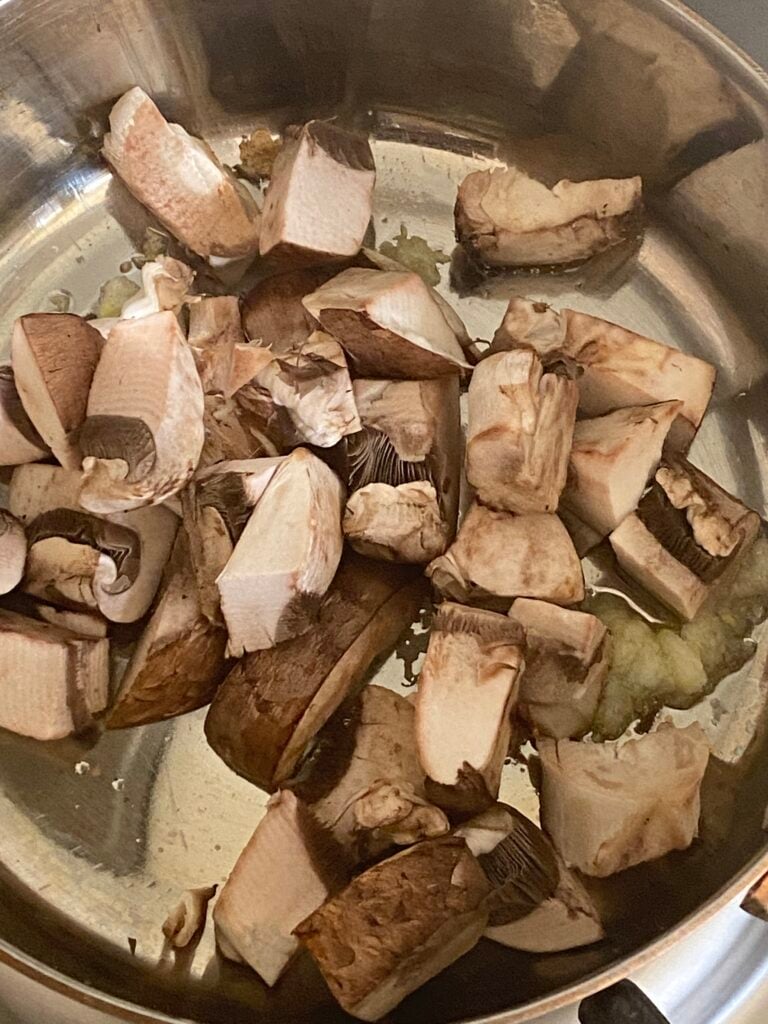 cooked mushrooms with garlic