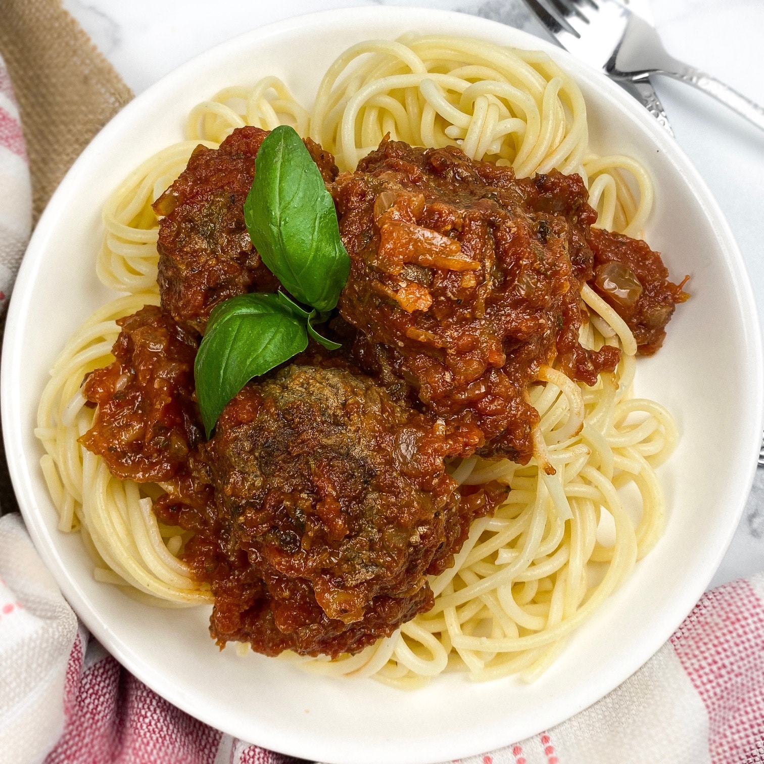 spaghetti and meatball marinara with ground beef homeade restaurant style taste delicious kid friendly