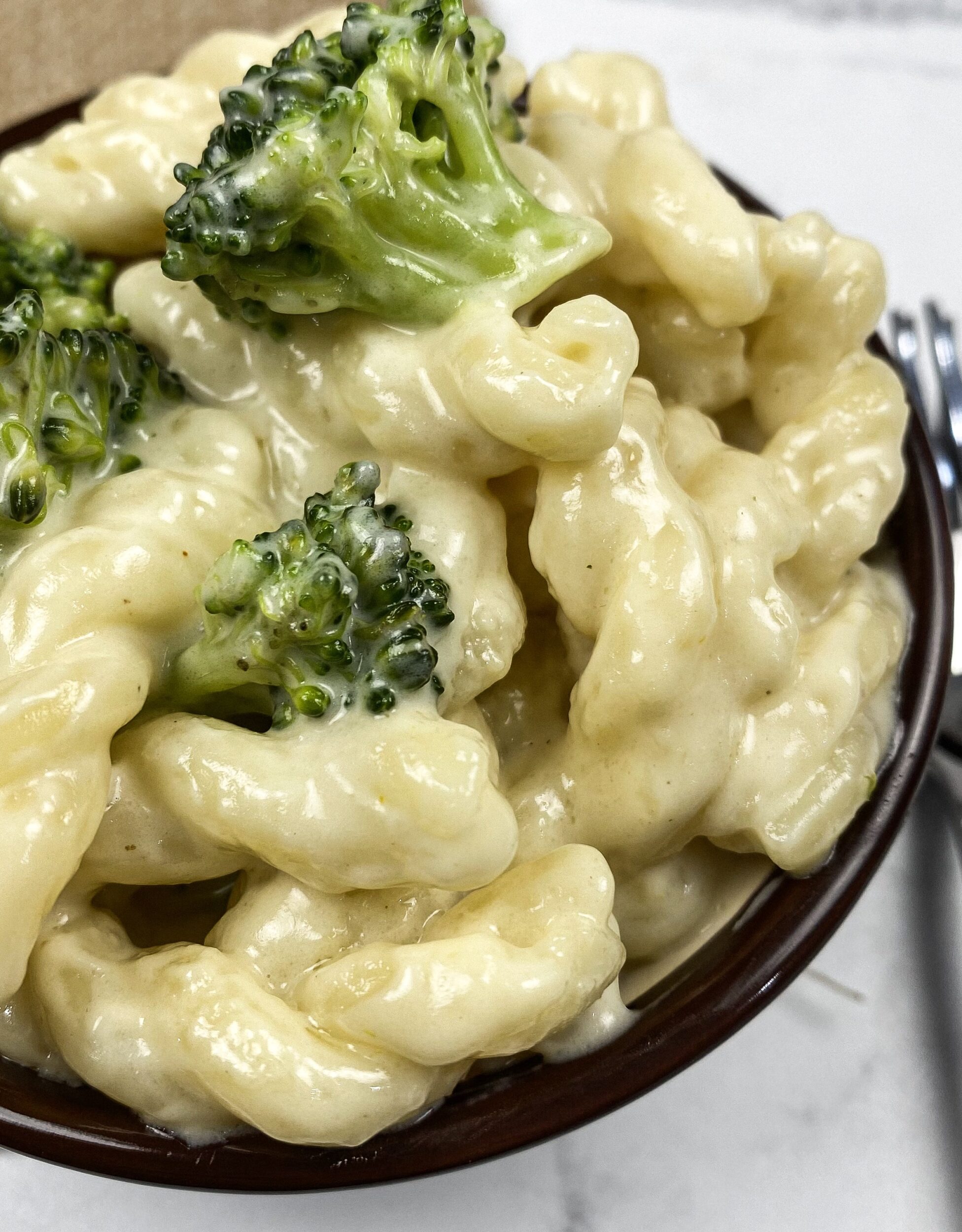 Easy Pasta with Broccoli and Garlic Parmesan Sauce - Curry Mommy